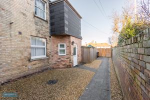 Communal Garden- click for photo gallery